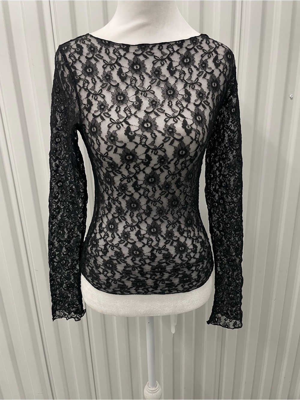 Black Floral Lace Sheer Long Sleeve Lettuce Hem Top XS Whimsigoth Vamp Layering